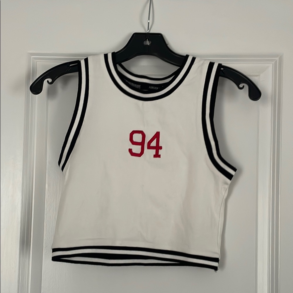 Woman’s sporty crop top